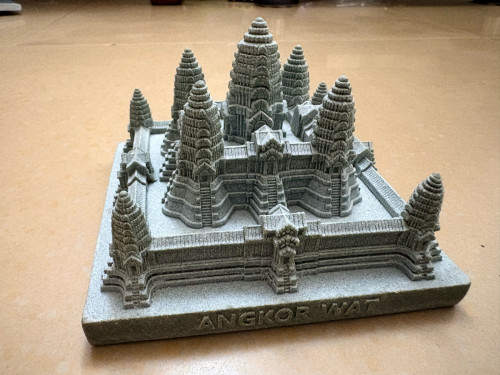 Angkor wat sculpture