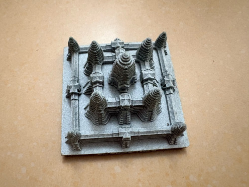 Angkor wat sculpture