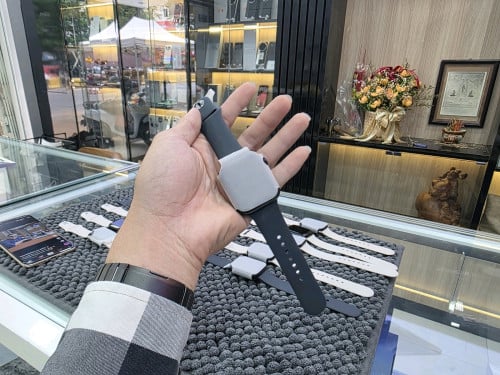 Apple watch se3 ថ្មី 229$