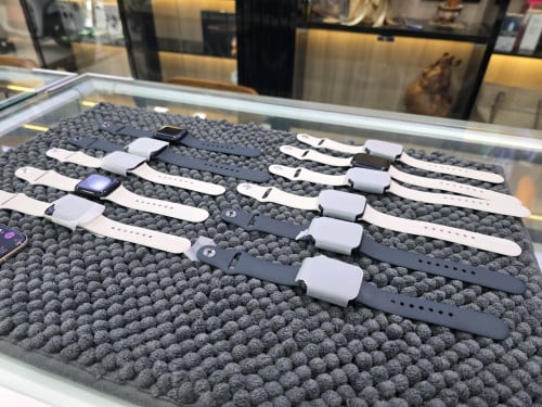 Apple watch se3 ថ្មី 229$