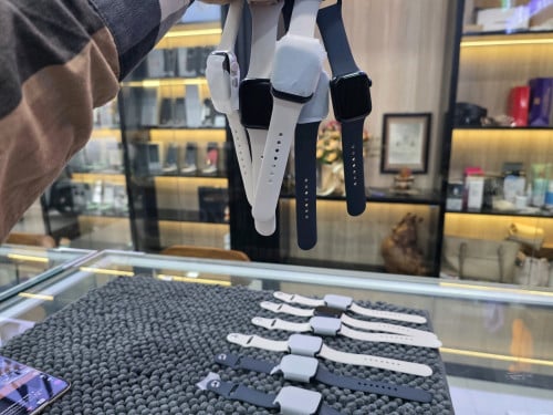 Apple watch se3 ថ្មី 229$