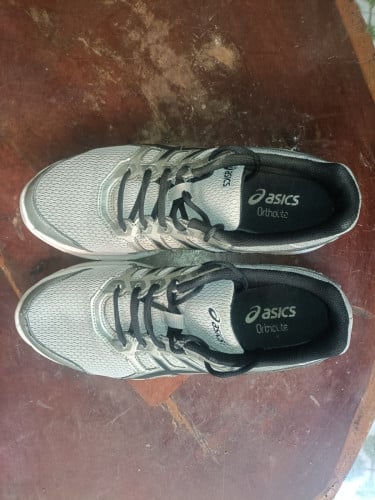 ASICS men's EXCITE 5 gel US 9.5  EU 43.5