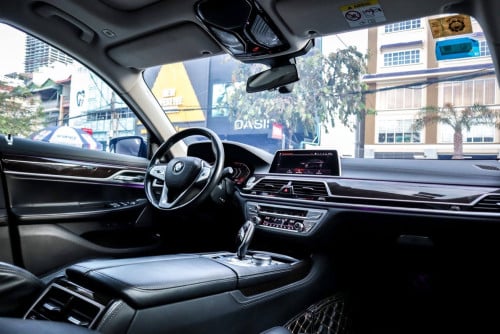 BMW 740Li ឆ្នាំ 2020