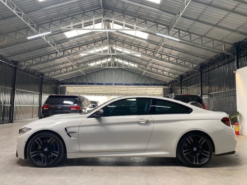 BMW F82 M4 2015