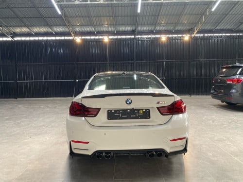 BMW F82 M4 2015
