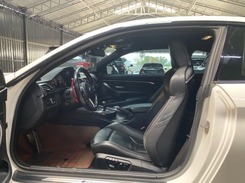BMW F82 M4 2015