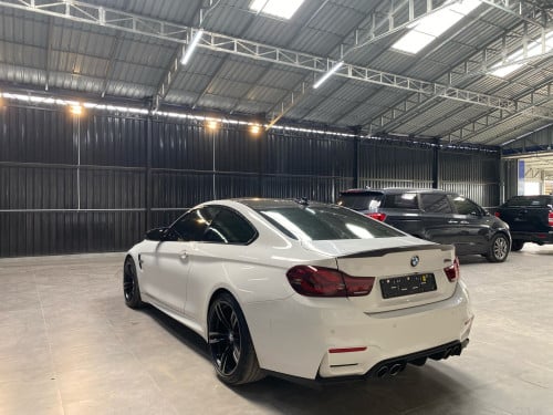 BMW F82 M4 2015