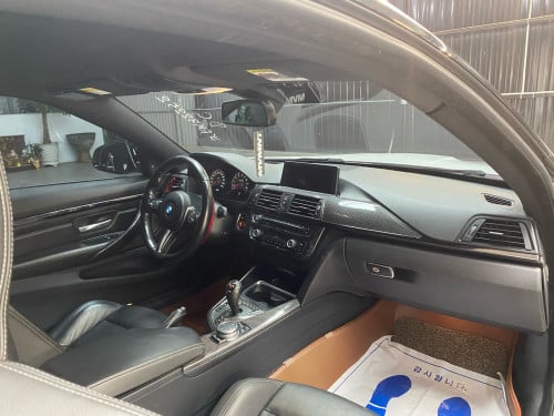 BMW F82 M4 2015