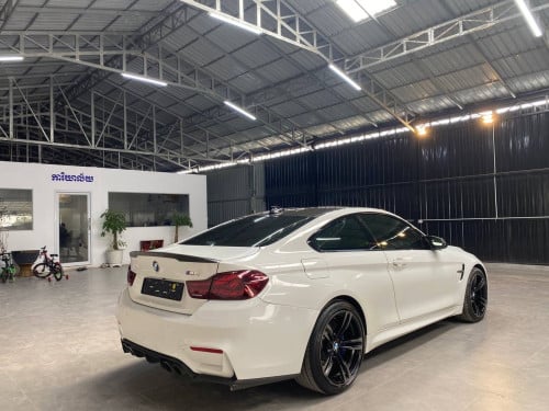 BMW F82 M4 2015