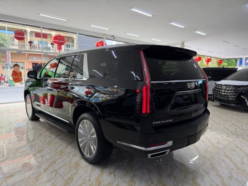 Cadillac Escalade ESV premium luxury 2022