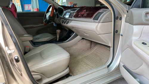 camry.ឆ្នាំ.02.LE.ABS.កៅអីចុច.ពណ៏មាស.អ្នកប្រើ.តម្លៃ( 8950$ ដាច់ )Tel.010290456.លេងហើយស្អាត ជិះស្រួល