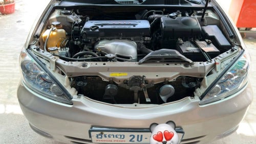 camry.ឆ្នាំ.02.LE.ABS.កៅអីចុច.ពណ៏មាស.អ្នកប្រើ.តម្លៃ( 8950$ ដាច់ )Tel.010290456.លេងហើយស្អាត ជិះស្រួល
