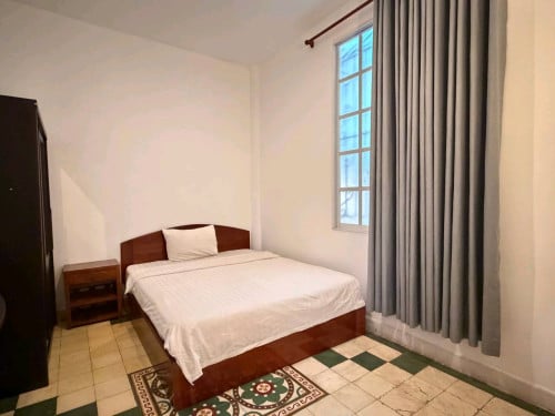 Colonial House | Large Space | Natural Light