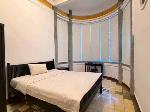 Colonial House | Large Space | Natural Light