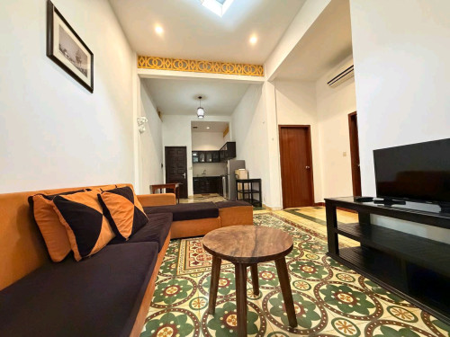 Colonial House | Large Space | Natural Light