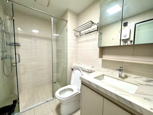 Condo pinnacle 1bedroom for rent