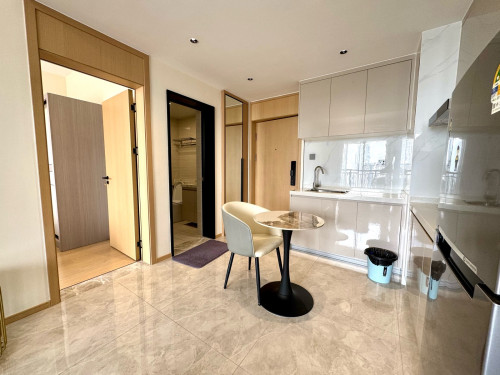 Condo pinnacle 1bedroom for rent