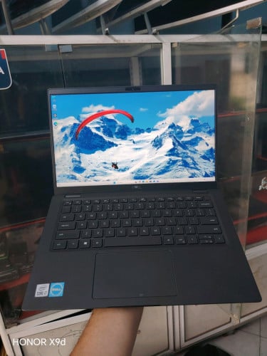 Dell latitude 7400 i7(10Th) Ram 16GB M2 256GB Srecn 14" FHD Key board Leingh