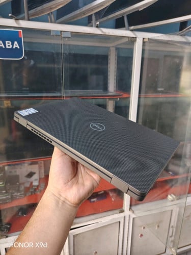 Dell latitude 7400 i7(10Th) Ram 16GB M2 256GB Srecn 14" FHD Key board Leingh