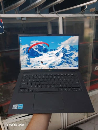 Dell latitude 7400 i7(10Th) Ram 16GB M2 256GB Srecn 14" FHD Key board Leingh
