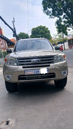 Ford  EVEREST  2013