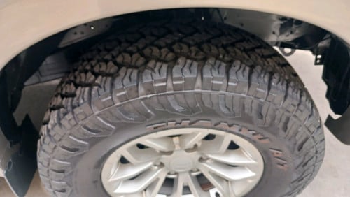 Ford  EVEREST  2013