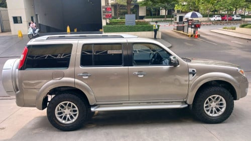 Ford  EVEREST  2013