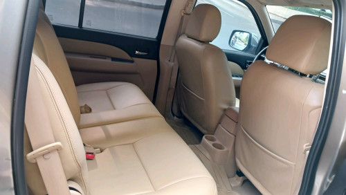 Ford  EVEREST  2013