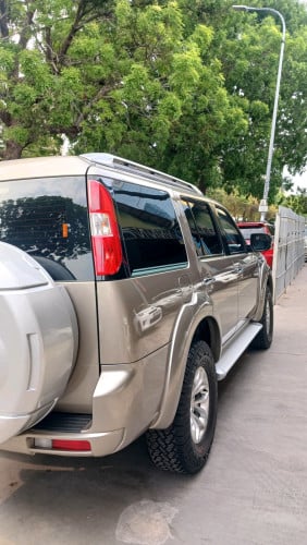 Ford  EVEREST  2013