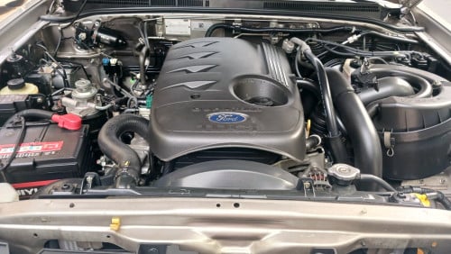 Ford  EVEREST  2013