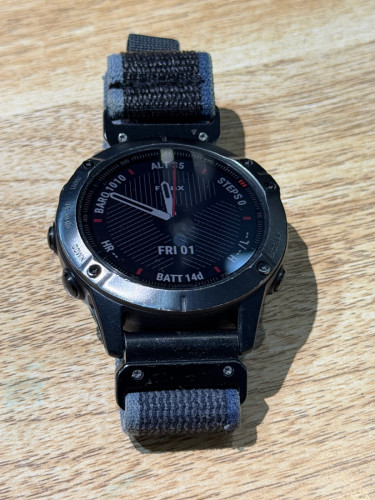 លក់ដូរសេរី Garmin Fenix 6Pro , 155$