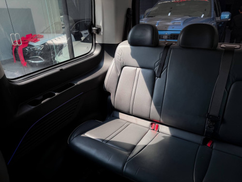 HYUNDAI STARIA 7កៅអី Full OPTION