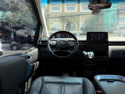 HYUNDAI STARIA 7កៅអី Full OPTION