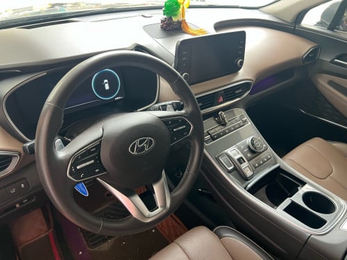 Hyundia Santafe full option year 2022