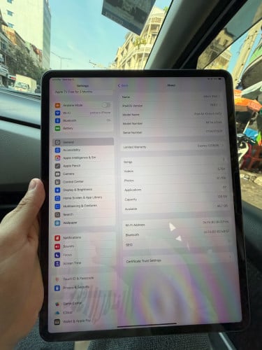 iPad Air M3 13” inch battery health 100% charge 30 times only no scratch 99% like new
