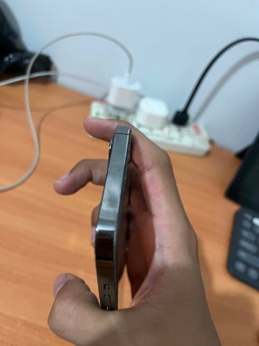 Iphone 12 pro max 210$ ដាច់