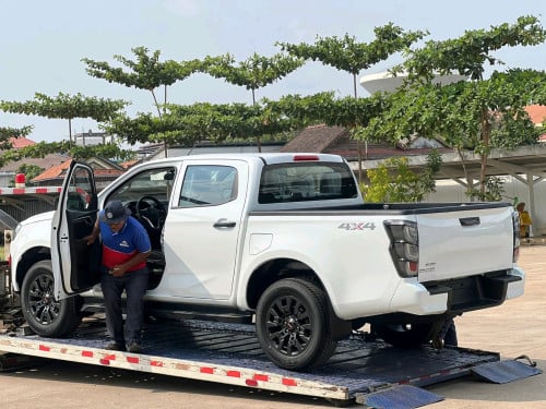 IZUSU D-MAX DELUXE 2026