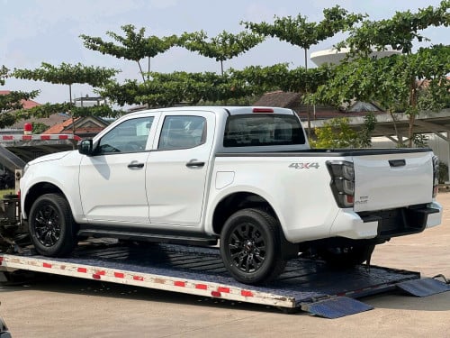 IZUSU D-MAX DELUXE 2026