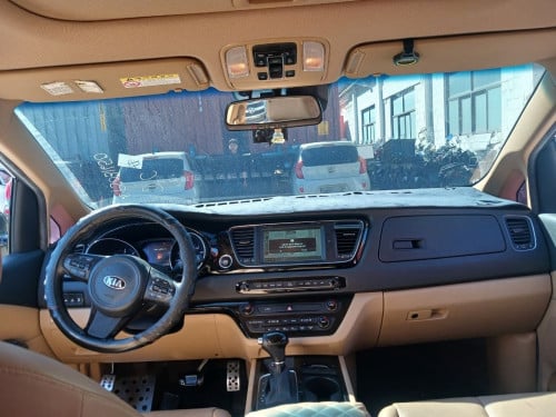 Kia Carnival 11កៅអី ម៉ាស៊ូត 2015