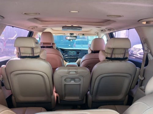 Kia Carnival 11កៅអី ម៉ាស៊ូត 2015
