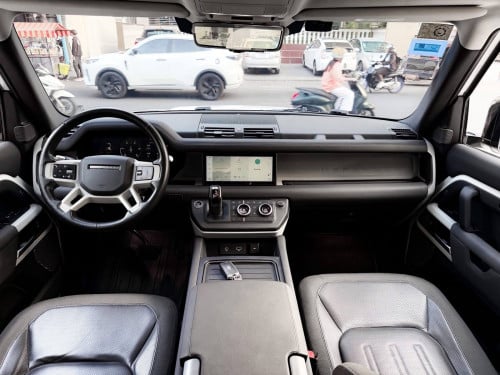 Land Rover Defender D240