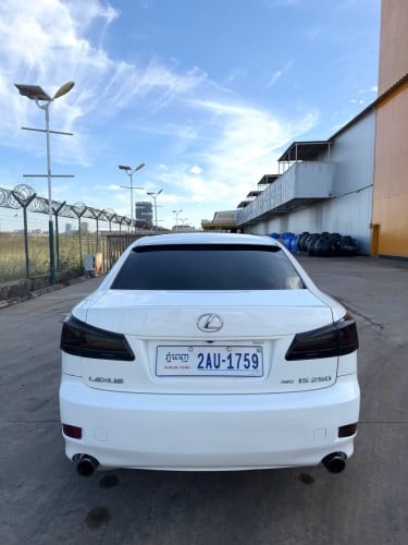 LEXUS IS250 full