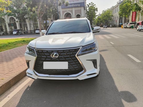 LX 570  updated 2021 Kuro
