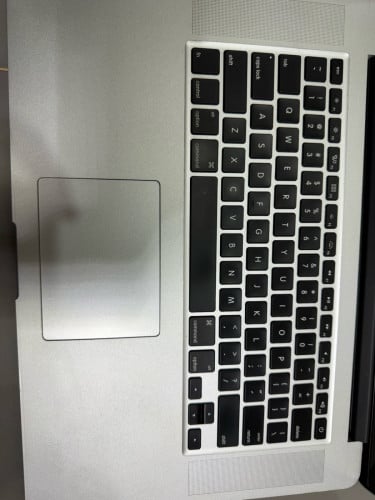 MacBook Pro (15-inch) mid-2015 storage 256 RAM 16GDDR3 Core-i7