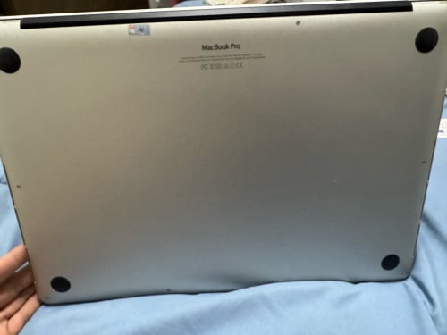 MacBook Pro (15-inch) mid-2015 storage 256 RAM 16GDDR3 Core-i7
