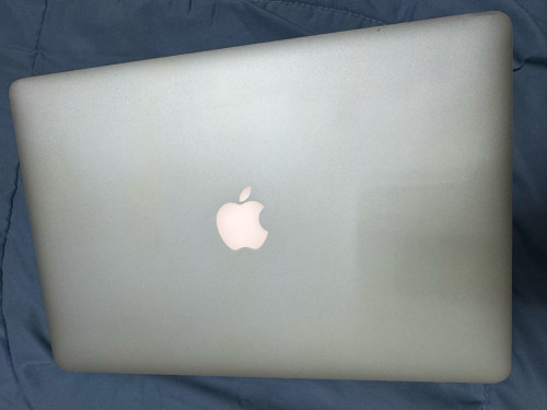 MacBook Pro (15-inch) mid-2015 storage 256 RAM 16GDDR3 Core-i7