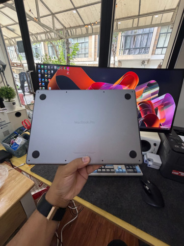 MacBook Pro 2021 14” M1 Pro 16G/512G Battery 100%