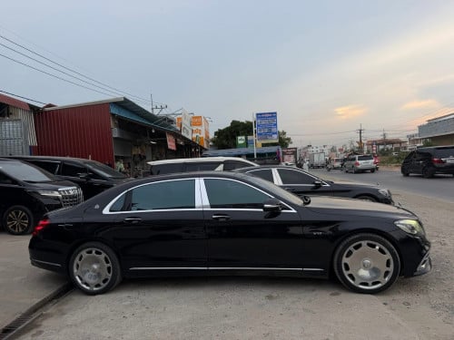 Maybach S500  2015 V8