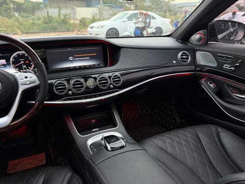 Maybach S500  2015 V8