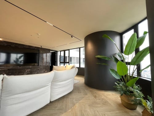 Modern Luxury Apartment for Rent in BKK1